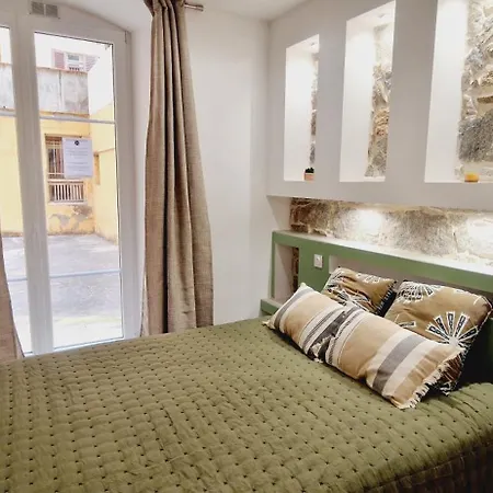 Plein De Charme - Hyper Centre Apartment *