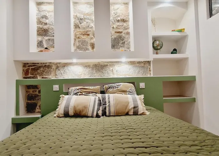 Plein De Charme - Hyper Centre Apartment